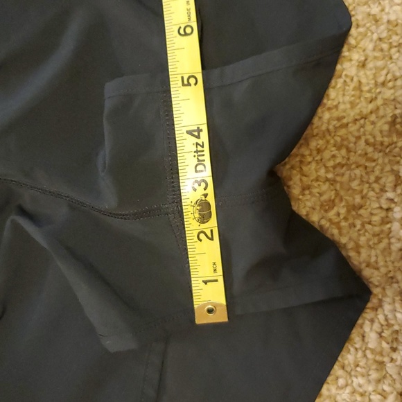 Lululemon speed up shorts size 6 - Picture 4 of 5